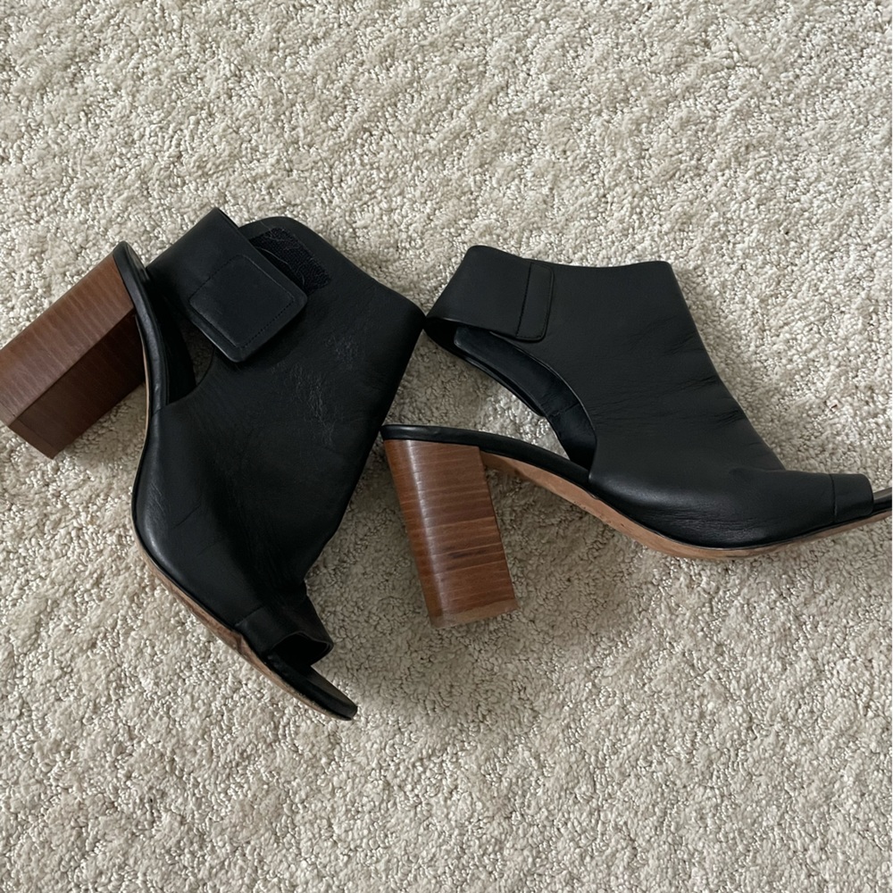 Vince leather heeled booties 7.5